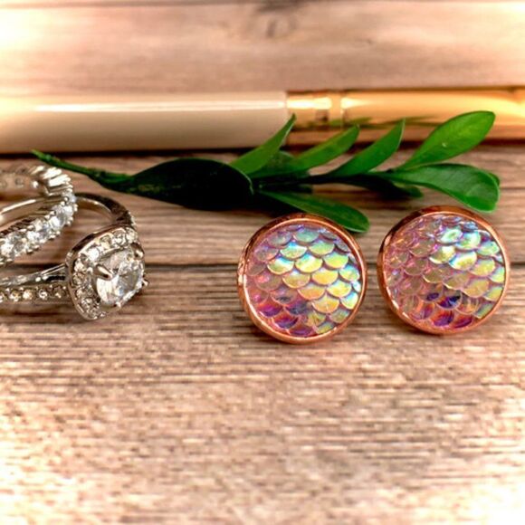 Frost Mermaid Post Earrings 12mm - Picture 1 of 1